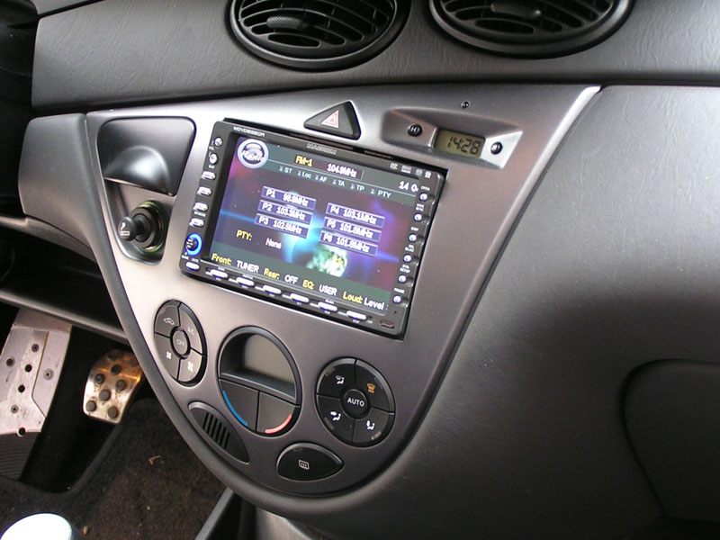 Alpine cde-w203ri fit in ford focus #2